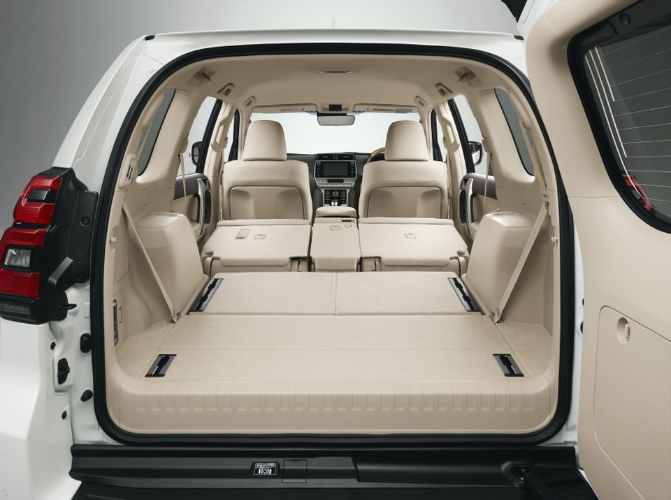 Land Cruiser Prado 2018 trình làng với diện mạo hoàn toàn mới - 15 Land Cruiser Prado 2018 trình làng với diện mạo hoàn toàn mới - 15
