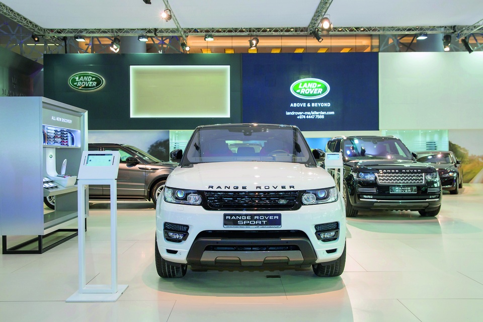 Land Rover mang “tân binh” Discovery đến Qatar Motor Show 2017 - 1 Land Rover mang “tân binh” Discovery đến Qatar Motor Show 2017 - 1