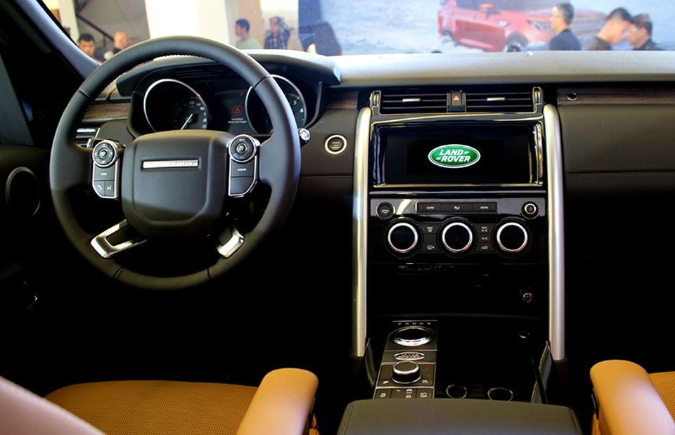 Land Rover Discovery có giá bán từ 3,997 tỉ đồng tại Việt Nam - 3 Land Rover Discovery có giá bán từ 3,997 tỉ đồng tại Việt Nam - 3