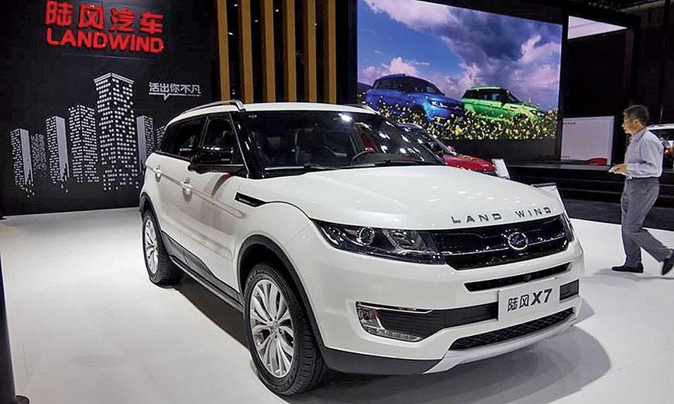 Xe nhái Evoque tung hoành, Land Rover ngậm đắng nuốt cay - 1
Mẫu Landwind X7 của công ty ô tô Jiangling Motors có kiểu dáng gần như giống hệt Range Rover Evoque