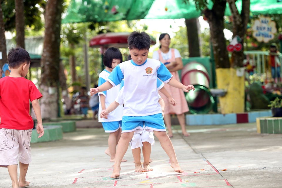 Môi trường giáo dục mầm non làm "say đắm" phụ huynh - 4
Trường có 100% trẻ được học 2 buổi/ngày