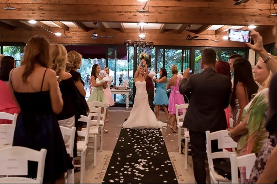 Cô giáo dạy thể hình xinh đẹp kết hôn với chính mình vì "40 tuổi mà chưa tìm được ai" - 2 Cô giáo dạy thể hình xinh đẹp kết hôn với chính mình vì "40 tuổi mà chưa tìm được ai" - 2