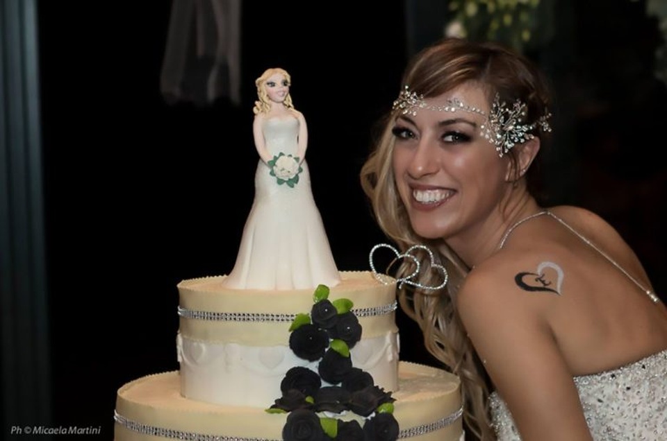 Cô giáo dạy thể hình xinh đẹp kết hôn với chính mình vì "40 tuổi mà chưa tìm được ai" - 5 Cô giáo dạy thể hình xinh đẹp kết hôn với chính mình vì "40 tuổi mà chưa tìm được ai" - 5