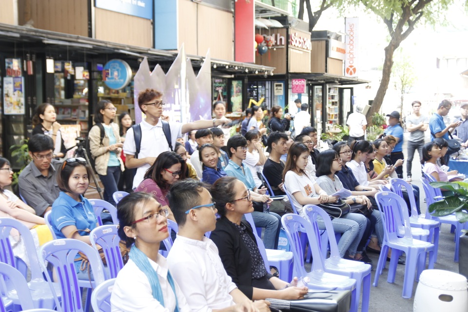 “Cậu bé xương thủy tinh” Lê Anh Xuân ra mắt sách trinh thám - 4 “Cậu bé xương thủy tinh” Lê Anh Xuân ra mắt sách trinh thám - 4