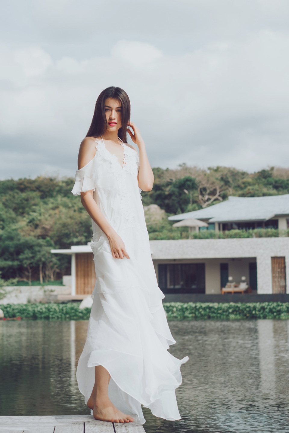 Á hậu Lệ Hằng, Thanh Tú phóng khoáng khoe dáng gợi cảm giữa biển trời - 20