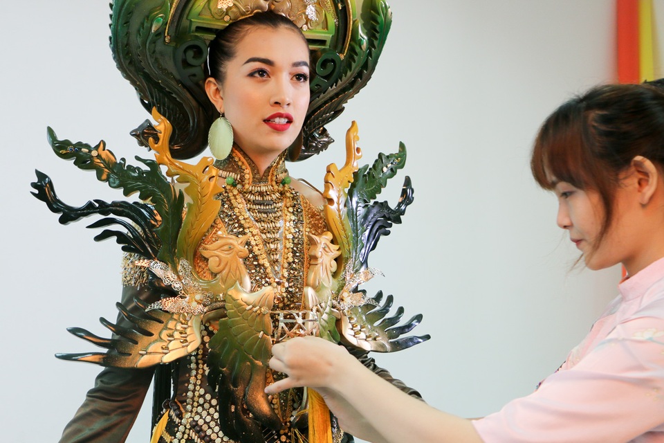 Những hé lộ đầu tiên về quốc phục của Lệ Hằng tại Miss Universe - 4