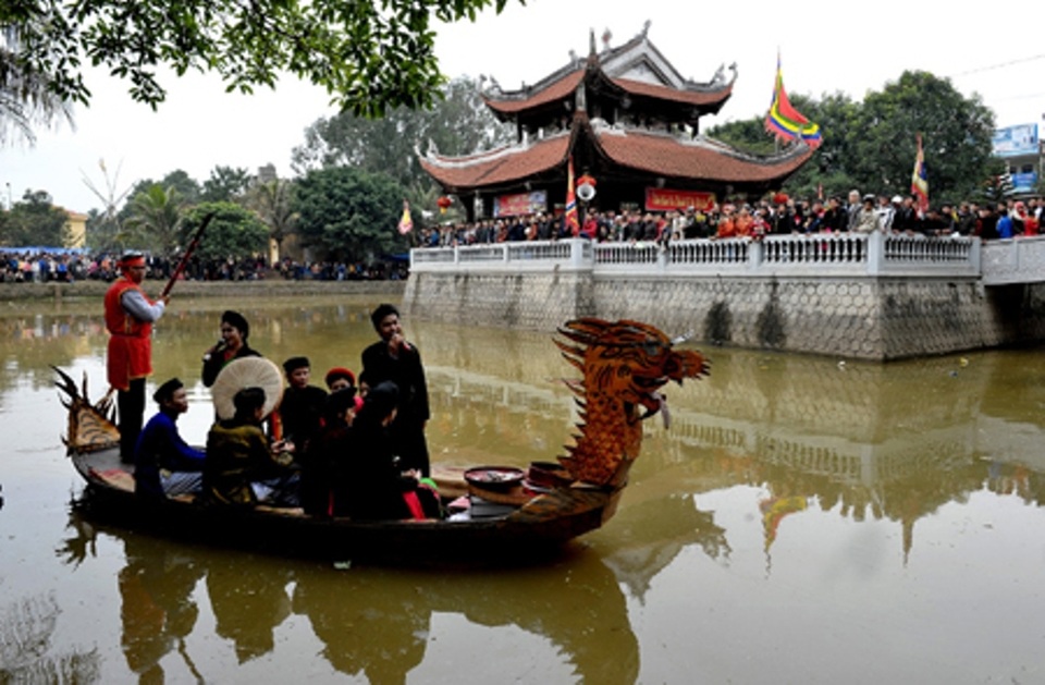 Những lễ hội lớn ở Bắc Ninh vào mùa xuân - 3 Hát quan họ là phần không thể thiếu trong hội Lim.