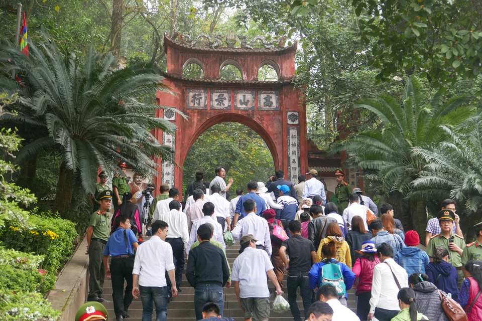 Chủ tịch nước dâng hương tưởng nhớ các Vua Hùng - 17 Chủ tịch nước dâng hương tưởng nhớ các Vua Hùng - 17
