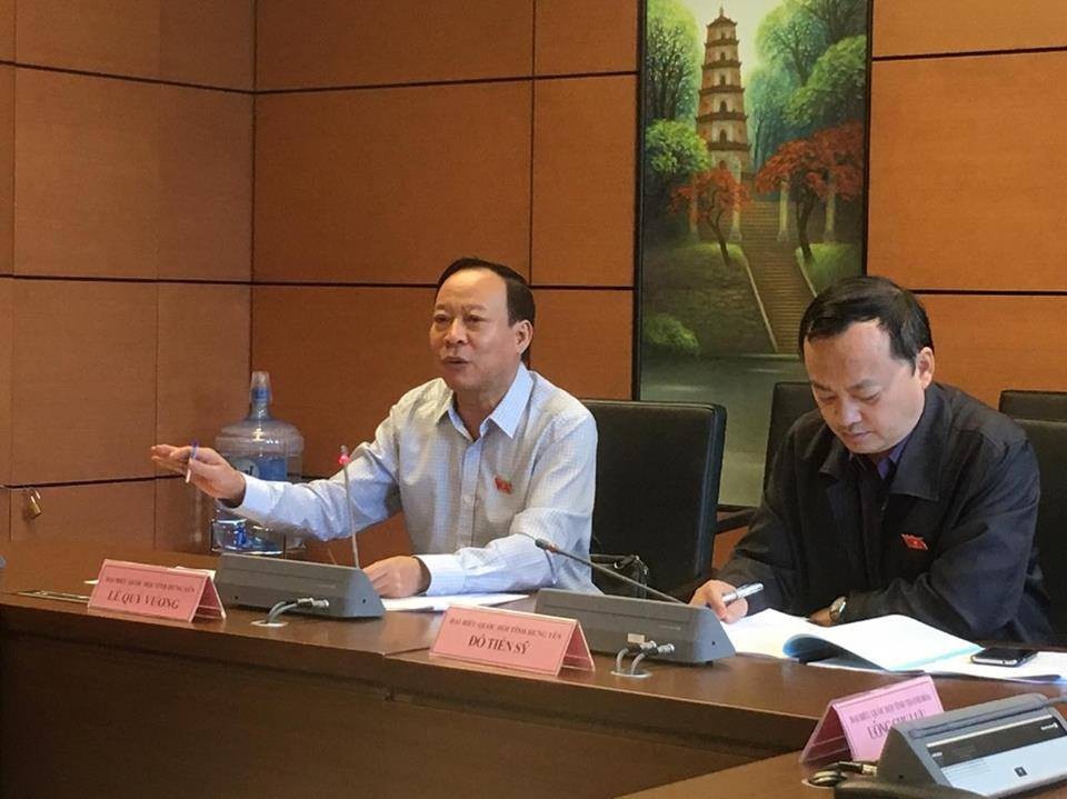 Không nên cho phép tố cáo cán bộ nghỉ hưu vì “sẽ khiến tình hình phức tạp”? - 2 Thứ trưởng Bộ Công an Lê Quý Vương phát biểu tại buổi thảo luận.