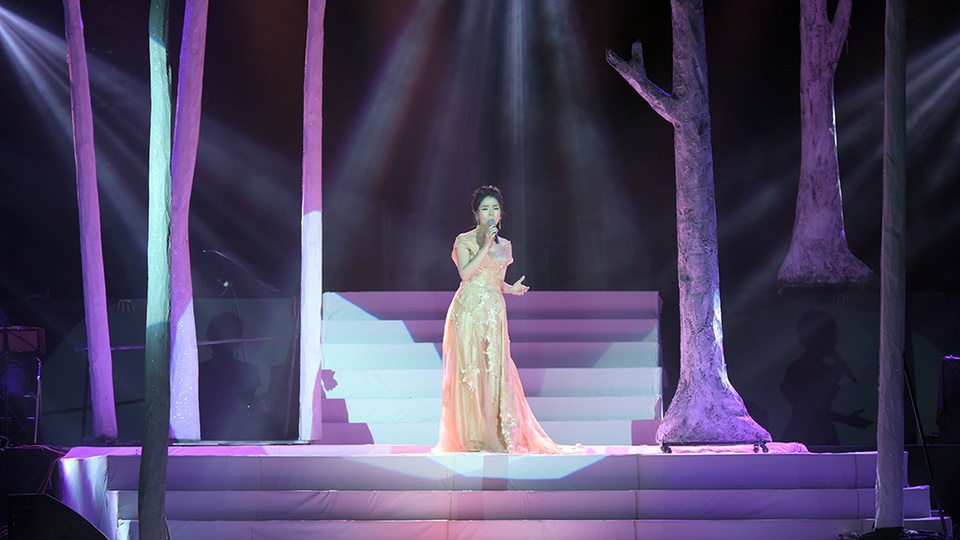 “Những tình khúc Lam Phương” có đo được sức hút của Lệ Quyên? - 9 “Những tình khúc Lam Phương” có đo được sức hút của Lệ Quyên? - 9