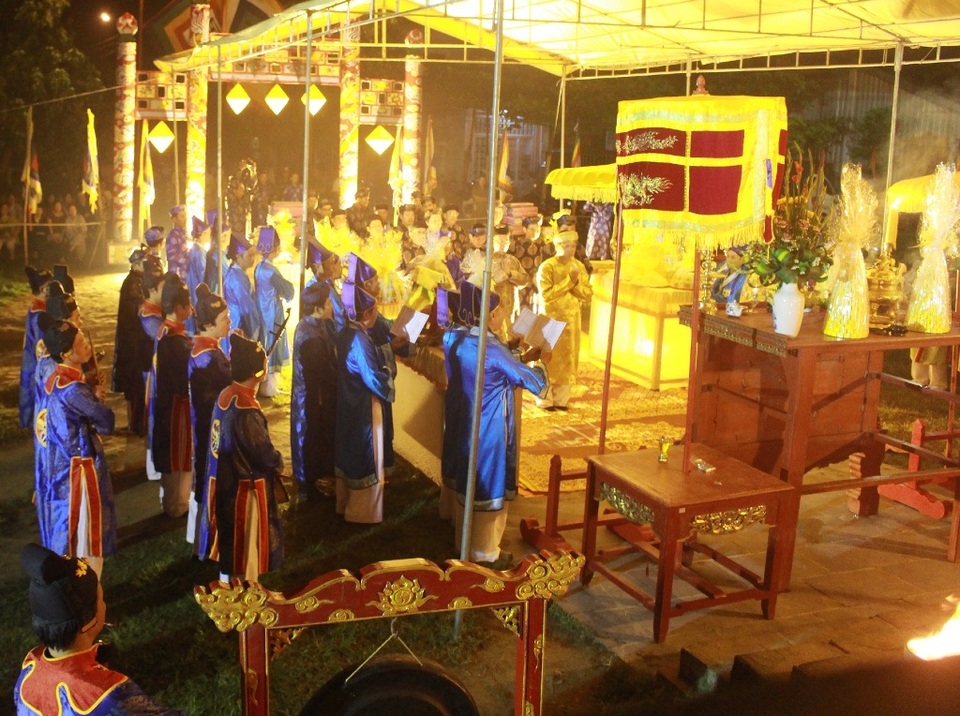 Lễ tế đàn Xã Tắc vào rạng sáng cầu mùa màng bội thu trong năm mới - 6 Lễ tế đàn Xã Tắc được phục dựng lại và năm nay tổ chức gọn nhẹ nhưng rất trang nghiêm