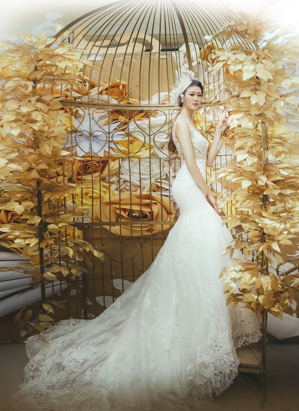 Nhan sắc hút hồn của nữ sinh Hàng không, Cảnh sát thi Miss Universe Vietnam - 17 Tuy nhiên, càng trưởng thành, cô nhận ra chiều cao là lợi thế của mình. Minh Thiết tham gia làm người mẫu, để tự tin hơn, khẳng định bản thân không phải là một cô gái yếu kém như mọi người từng nghĩ.