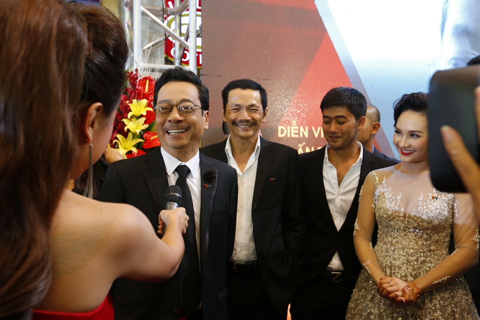 Ông trùm Phan Quân - NSND Hoàng Dũng nhận được nhiều sự quan tâm của truyền thông. (Ảnh: Hải Hưng).