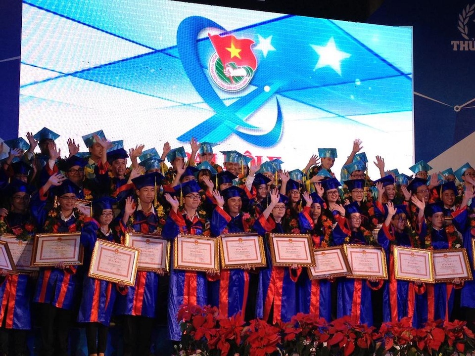 TPHCM: Hai thủ khoa "kép" được vinh danh - 2 Hội Sinh viên VN tại TP.HCM vinh danh 84 thủ khoa đầu ra và đầu vào năm 2017