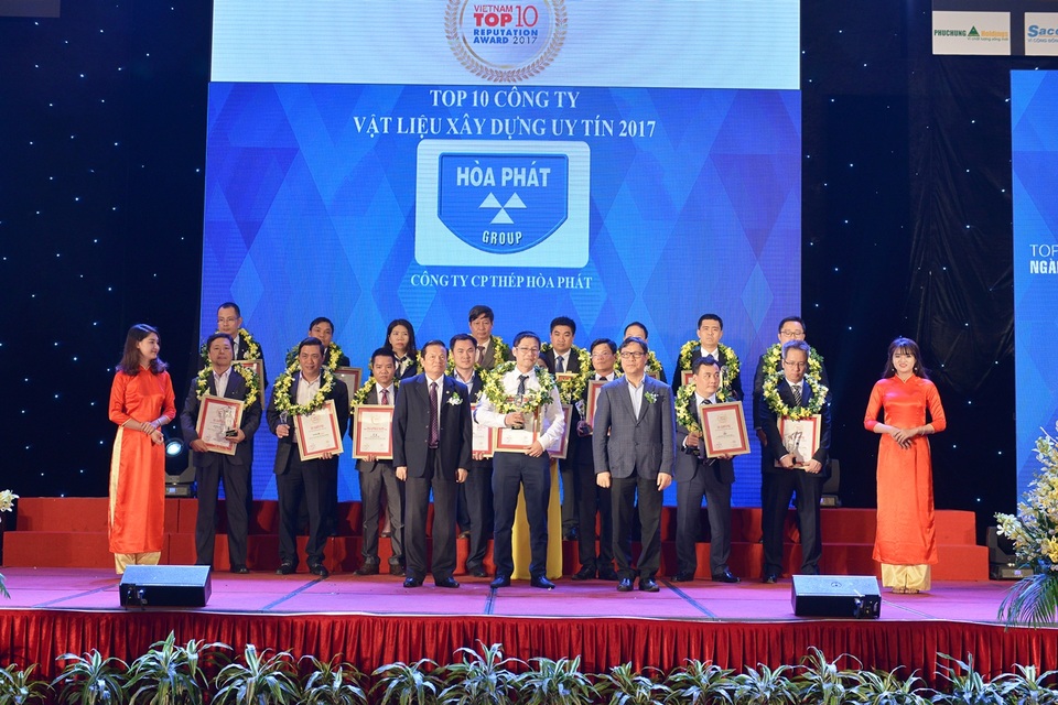 Thép Hòa Phát dẫn đầu Top 10 DN vật liệu xây dựng uy tín năm 2017 - 2
Tập đoàn Hòa Phát lại nhận thêm một danh hiệu