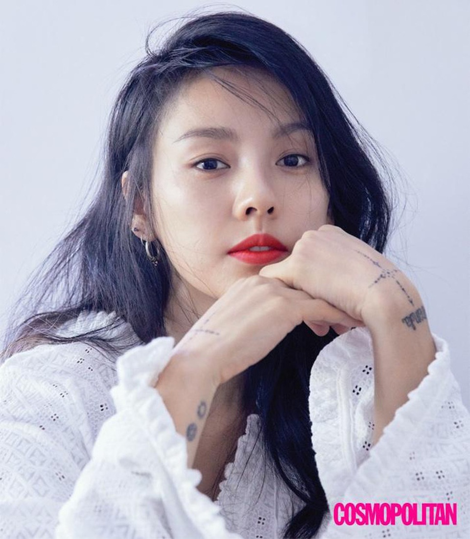 "Nữ hoàng gợi cảm" Lee Hyori tái xuất tươi mới, nóng bỏng - 10
Cuộc sống tự do tự tại và không áp lực giúp Lee Hyori cân bằng tâm lý, vui vẻ và tươi tắn hơn xưa.