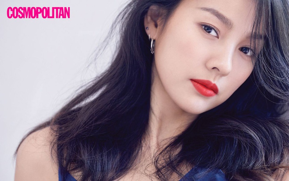 "Nữ hoàng gợi cảm" Lee Hyori tái xuất tươi mới, nóng bỏng - 12
Nói về kế hoạch trở lại với âm nhạc trong năm 2017, Lee Hyori cho hay, cô muốn quay lại vì đam mê và nỗi nhớ nghề. Những năm tháng sống xa làng giải trí giúp cô có những chất liệu mới trong âm nhạc.