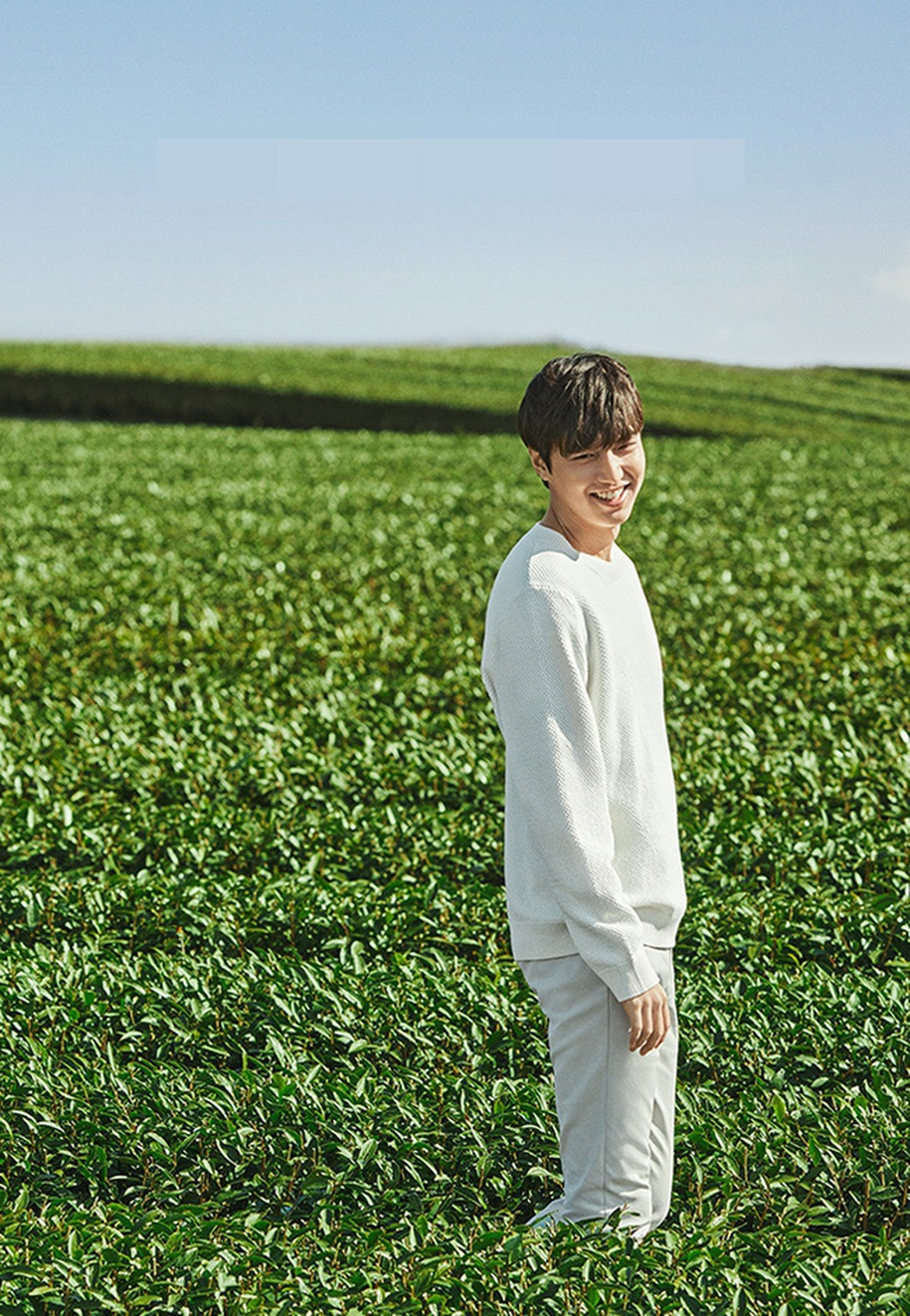 Mỹ nam Lee Min Ho lên đường nhập ngũ - 5
Dự kiến, Lee Min Ho sẽ làm việc trước khi tham gia vào khóa huấn luyện cơ bản kéo dài 4 tuần trong năm 2017. Sau khi hoàn tất huấn luyện, Lee Min Ho sẽ trở lại đơn vị do cấp trên chỉ định. Anh sẽ vắng mặt khỏi làng giải trí trong vòng 2 năm.