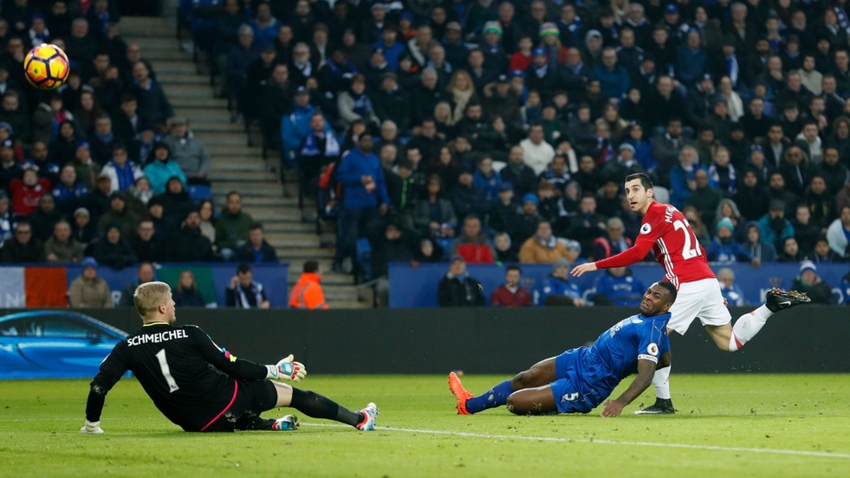 Nhìn lại chiến thắng của MU trước đương kim vô địch Leicester - 14
Một tình huống xử lý tinh tế của tiền vệ người Armenia đã đem lại cho MU bàn thắng