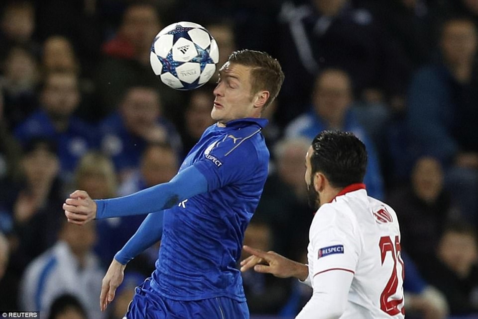 Những khoảnh khắc Leicester viết tiếp câu chuyện cổ tích ở Champions League - 17
Những đường tấn công của Leicester tỏ ra đầy lợi hại và hiệu quả