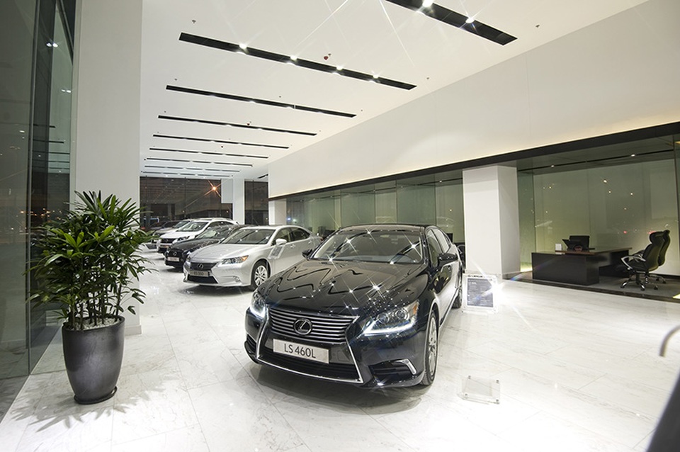 Lexus - Hành trình bước tới một triết lí sống đích thực - 1 Năm 2017 này đánh dấu bước chuyển mình mạnh mẽ của thương hiệu Lexus trên toàn cầu.Tagline mới của Lexus - “Experience Amazing” (tạm dịch: Trải nghiệm tuyệt vời)