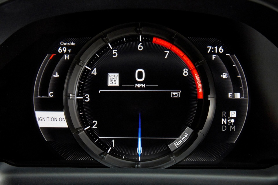 Lexus giới thiệu LS 500 phiên bản thể thao F Sport - 9 Lexus giới thiệu LS 500 phiên bản thể thao F Sport - 9