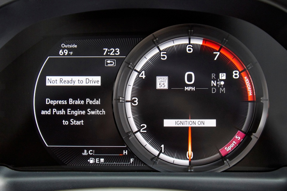Lexus giới thiệu LS 500 phiên bản thể thao F Sport - 8 Lexus giới thiệu LS 500 phiên bản thể thao F Sport - 8