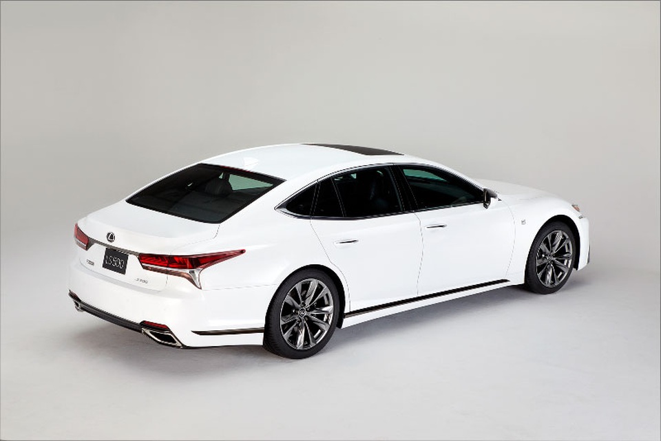 Lexus giới thiệu LS 500 phiên bản thể thao F Sport - 11 Lexus giới thiệu LS 500 phiên bản thể thao F Sport - 11