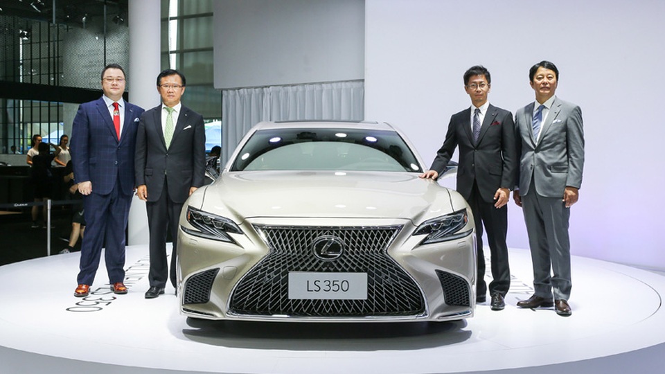 Lexus trình làng mẫu xe cỡ lớn hạng sang giá "rẻ" LS 350 - 1 Lexus trình làng mẫu xe cỡ lớn hạng sang giá "rẻ" LS 350 - 1