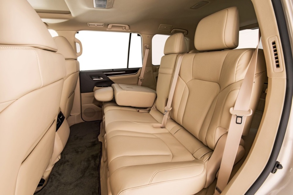 Lexus LX 570 có thêm phiên bản 5 chỗ - 3 Lexus LX 570 có thêm phiên bản 5 chỗ - 3