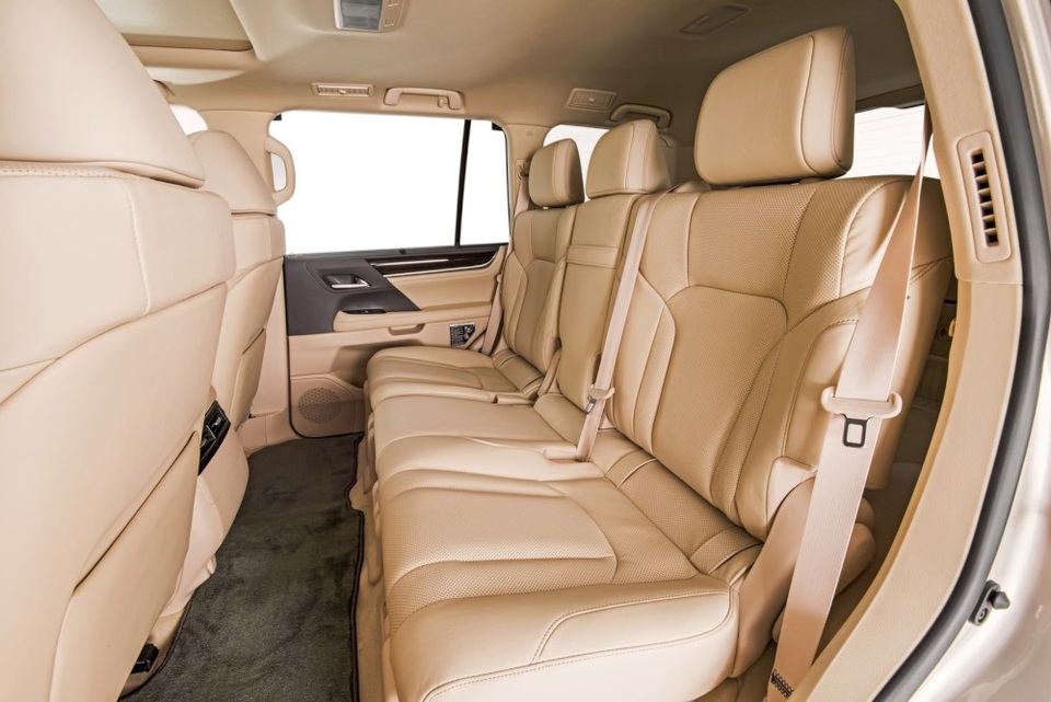 Lexus LX 570 có thêm phiên bản 5 chỗ - 7 Lexus LX 570 có thêm phiên bản 5 chỗ - 7