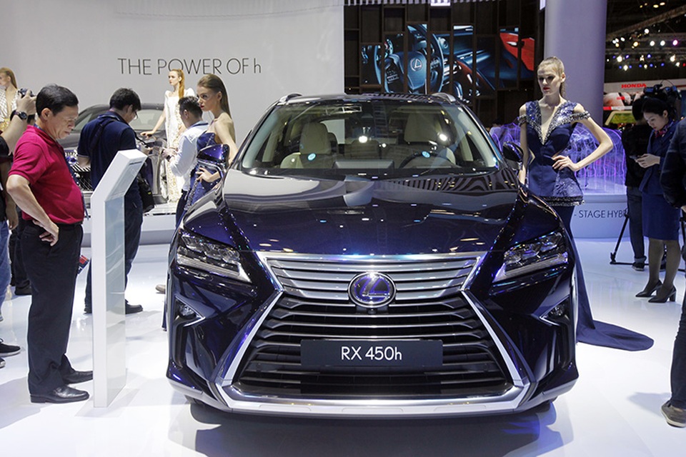 Lexus lần đầu đưa động cơ hybrid về Việt Nam - 4 Lexus lần đầu đưa động cơ hybrid về Việt Nam - 4