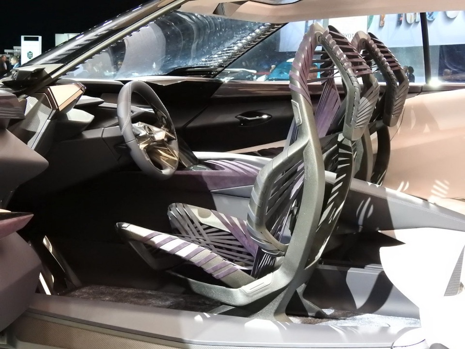 Lexus xác nhận sẽ sản xuất mẫu UX Concept - 4 Lexus xác nhận sẽ sản xuất mẫu UX Concept - 4