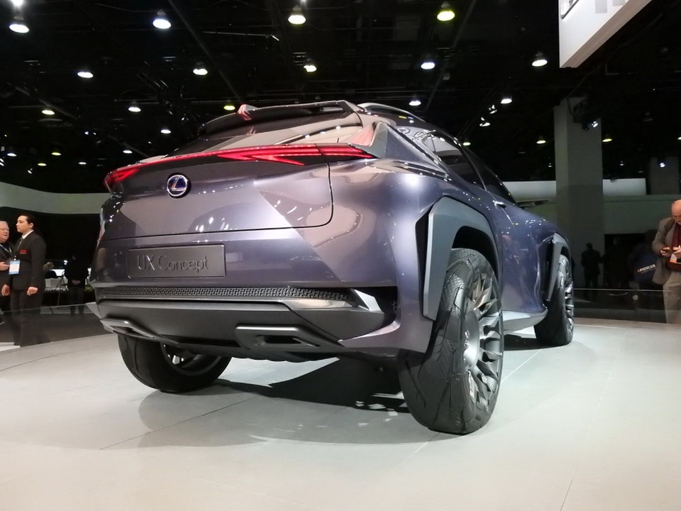 Lexus xác nhận sẽ sản xuất mẫu UX Concept - 6 Lexus xác nhận sẽ sản xuất mẫu UX Concept - 6