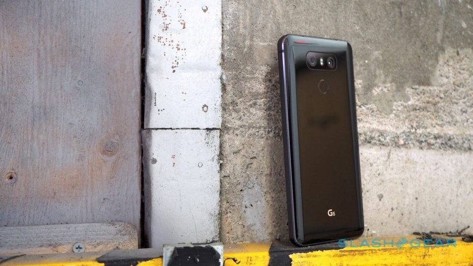 LG G6 ra mắt với màn hình lớn, loại bỏ thiết kế dạng module - 5 LG G6 ra mắt với màn hình lớn, loại bỏ thiết kế dạng module - 5