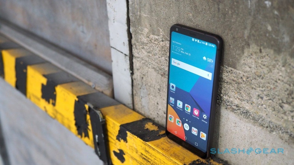 LG G6 ra mắt với màn hình lớn, loại bỏ thiết kế dạng module - 2 LG G6 ra mắt với màn hình lớn, loại bỏ thiết kế dạng module - 2