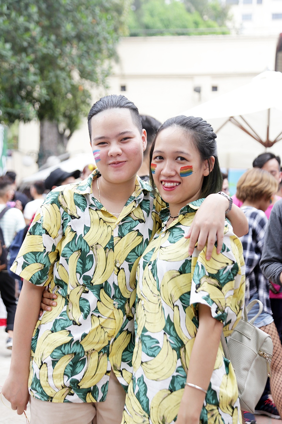 Nụ hôn của các cặp đôi LGBT trong “Tháng tự hào” - 4
Kiều Thùy Linh và Vũ Thị Khánh Trang hào hứng trước những hoạt động tích cực của cộng đồng LGBT trẻ