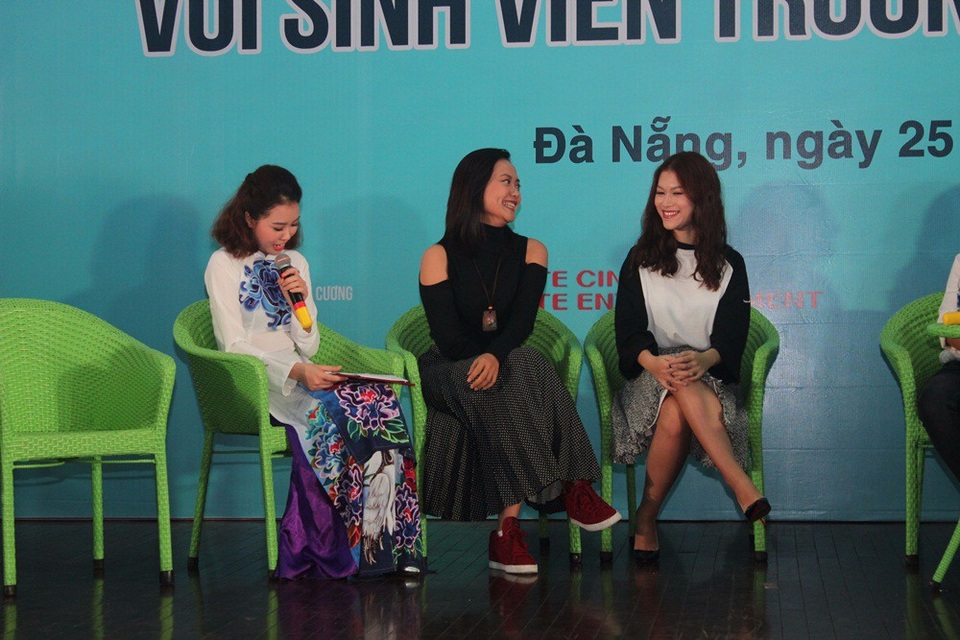 Diễn viên Ngọc Thanh Tâm tiết lộ “cướp vai” của đạo diễn Hồng Ánh (giữa).