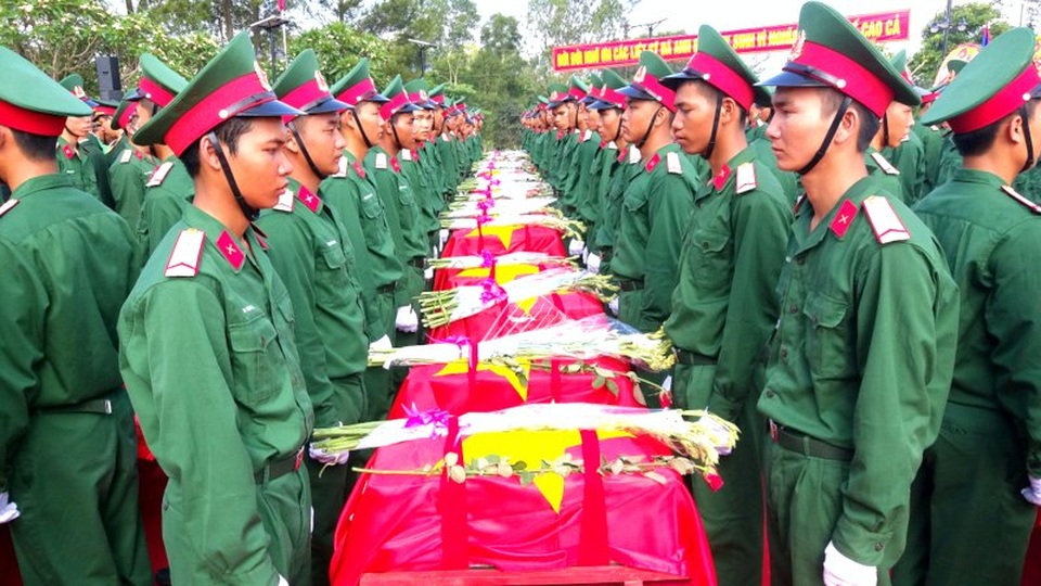 Tăng chế độ đãi ngộ với tổ chức, cá nhân tìm kiếm, quy tập hài cốt liệt sĩ - 1 Tăng chế độ đãi ngộ với tổ chức, cá nhân tìm kiếm, quy tập hài cốt liệt sĩ - 1