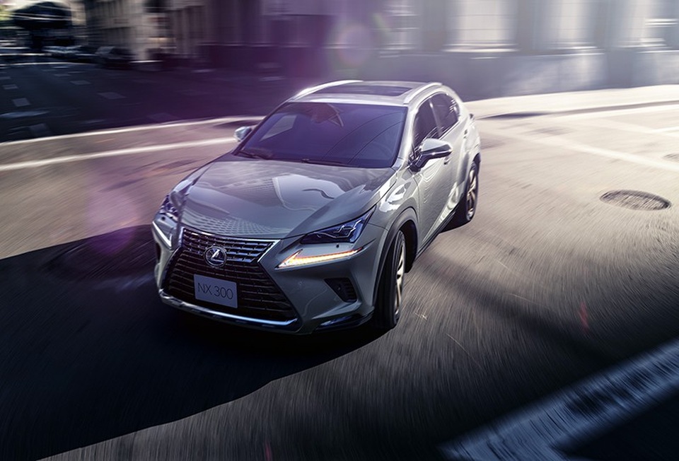 Lexus NX 300 giá khởi điểm từ 2,43 tỉ đồng - 1 Tại Việt Nam, Lexus NX 300 hiện có các đối thủ Audi Q3 (khởi điểm 1,7 tỉ đồng), BMW X3 (khởi điểm 2,063 tỉ đồng), Mercedes-Benz GLA 250 4Matic (khởi điểm từ 1,859 tỉ đồng), Land Rover Evoque (khởi điểm từ 2,7 tỉ đồng)...