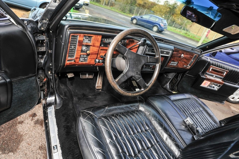 Limousine cũ của ông Trump được trang bị những gì? - 4