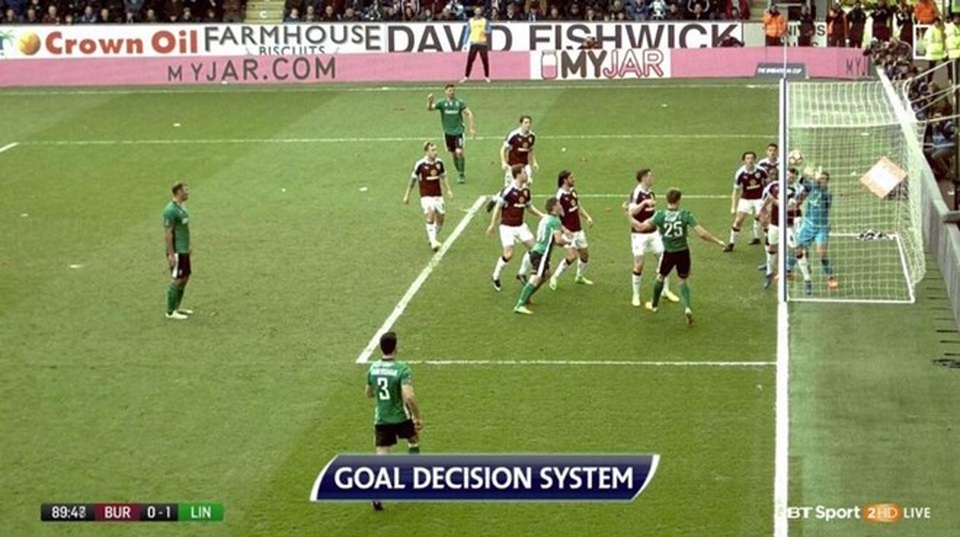 Công nghệ goal-line đã công nhận bàn thắng ở phút 89 của Lincoln City