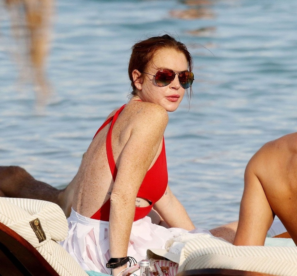 31 tuổi, Lindsay Lohan già nua và xuống sắc - 14
Trên trang cá nhân của mình, Lindsay Lohan chỉ khoe ảnh đi du lịch. Cô tìm niềm vui bằng những giây phút bên bạn bè và người thân. Hiện, ngôi sao 31 tuổi không có bạn trai.