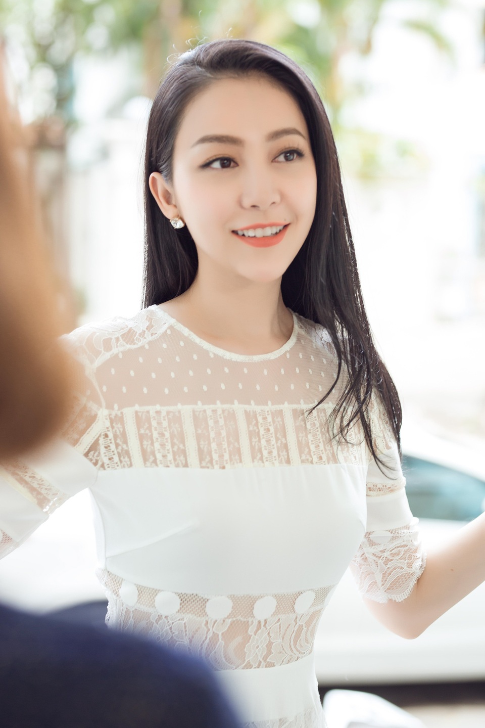 Linh Nga: “Con gái là động lực vượt qua mọi nỗi buồn” - 1 Ngẩn ngơ với nhan sắc của chim công làng múa.