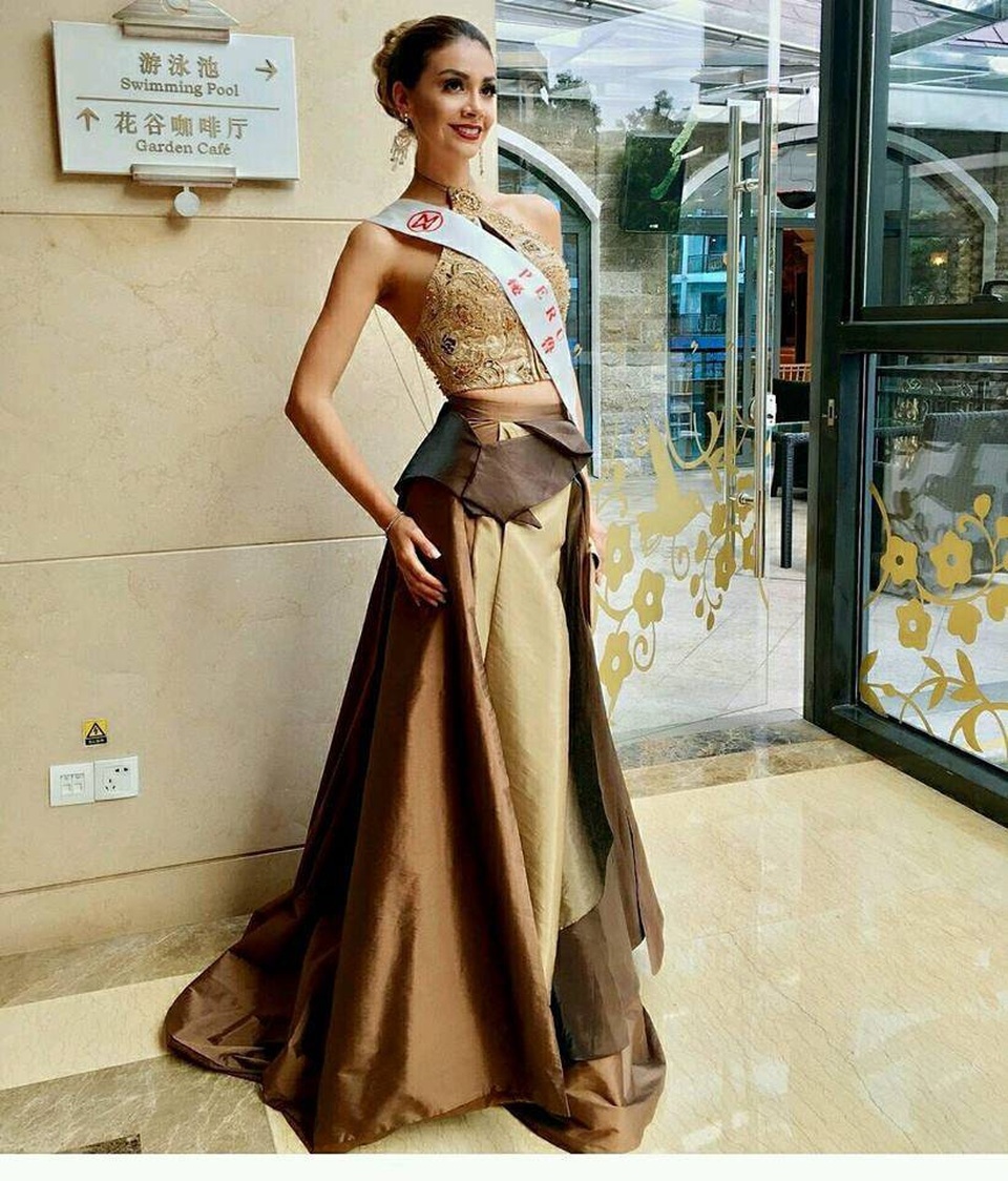 Hoa hậu Mỹ Linh diện áo dài trắng trong tiệc từ thiện của Hoa hậu Thế giới 2017 - 20 Hoa hậu Mỹ Linh diện áo dài trắng trong tiệc từ thiện của Hoa hậu Thế giới 2017 - 20
