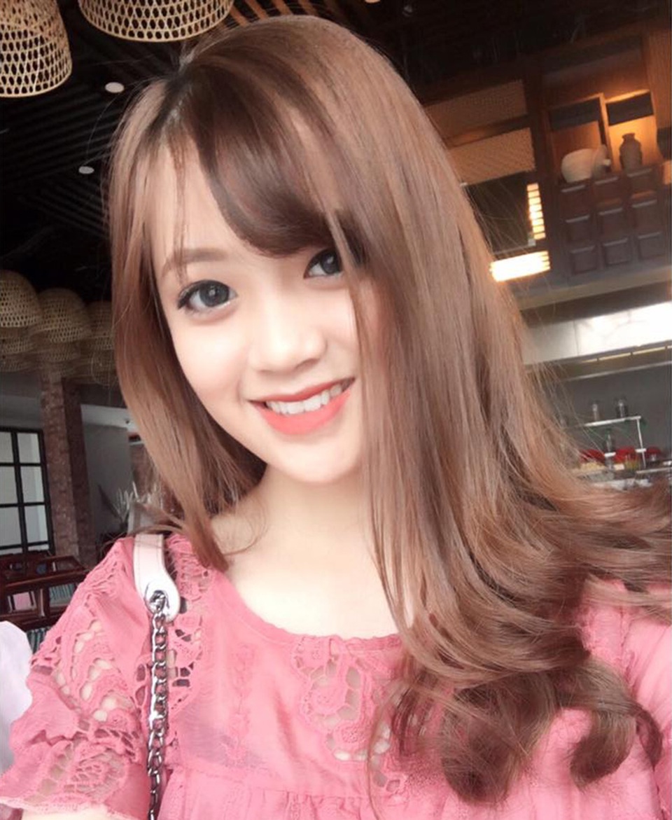 Nữ sinh Hàng không xinh xắn đến từ Lào Cai - 8 Nhưng không vì thế mà cô bớt đi sự cuốn hút, nhất là khi trang điểm.
