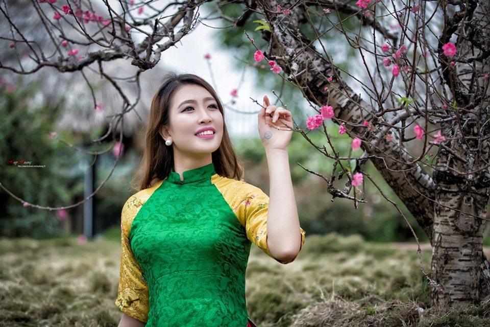 Hoa khôi Hà Giang khoe sắc rạng rỡ đầu Xuân trong tà áo dài - 1 Hoa khôi Hà Giang khoe sắc rạng rỡ đầu Xuân trong tà áo dài - 1