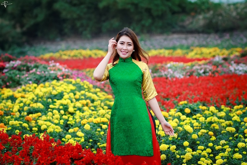 Hoa khôi Hà Giang khoe sắc rạng rỡ đầu Xuân trong tà áo dài - 10 Hoa khôi Hà Giang khoe sắc rạng rỡ đầu Xuân trong tà áo dài - 10