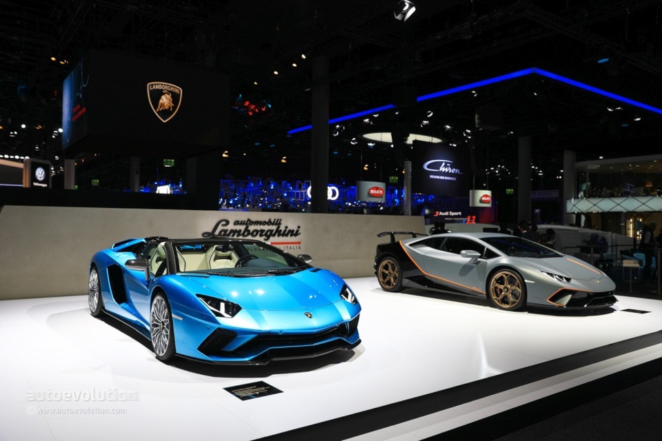 Lamborghini Hà Nội nhận đặt hàng Aventador S Roadster mới - 1 Lamborghini Hà Nội nhận đặt hàng Aventador S Roadster mới - 1