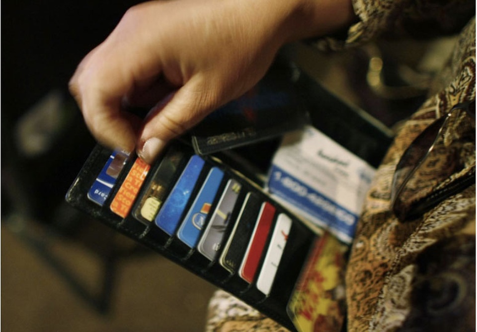 Chúng ta đang tiến gần tới thời đại của lo âu - 4
45% người lo lắng nhiều thừa nhận vấn đề là do tài chính